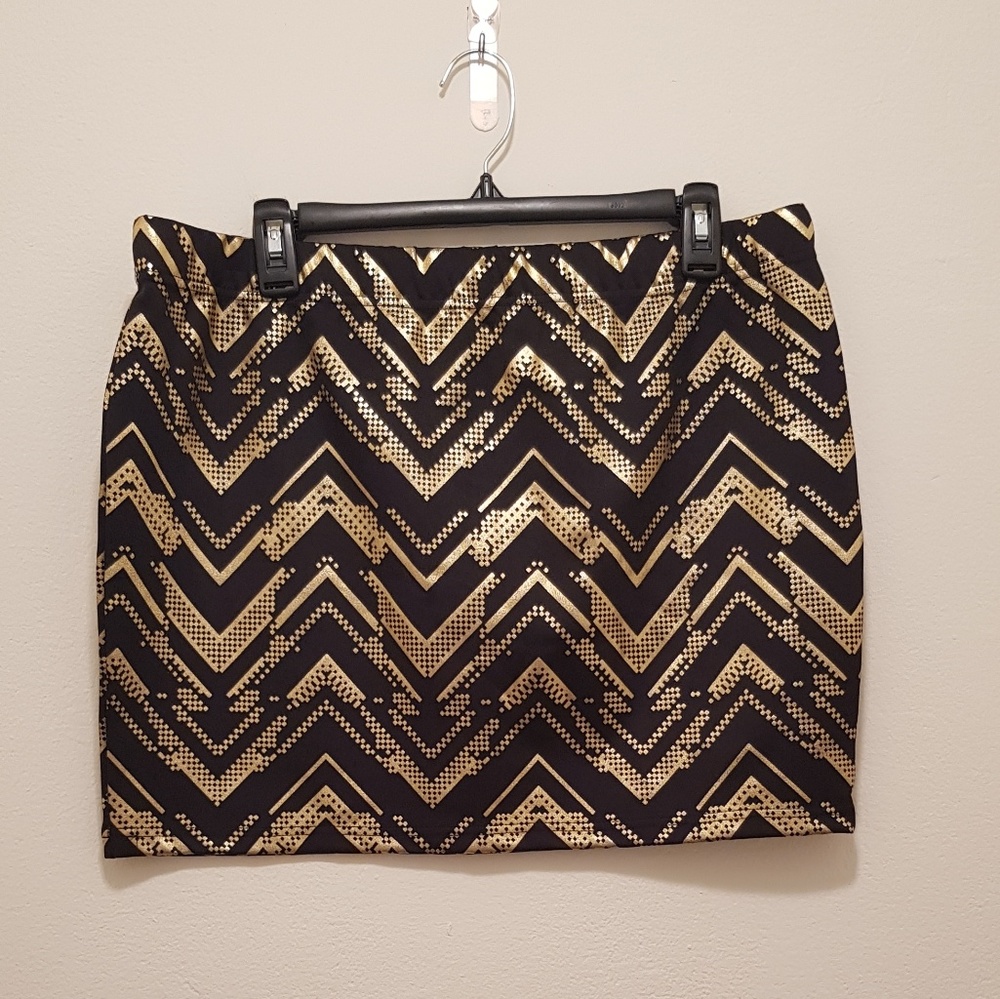 NWOT Asos Bodycon Bar Mini Skirt w/ Gold Chevron